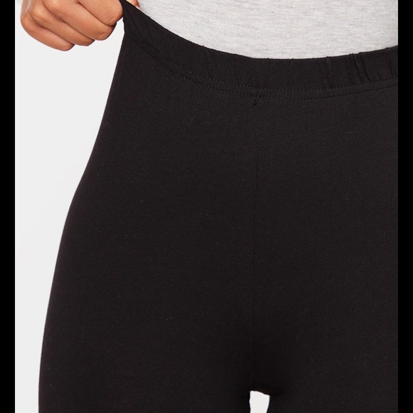 ๐ black high waisted leggings (2 for $30) - Picture 2 of 7